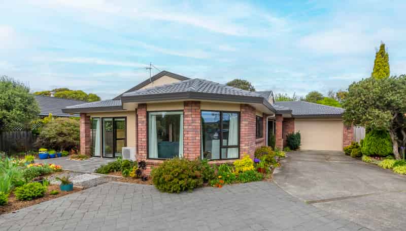 64 Cedar Drive, Paraparaumu Beach