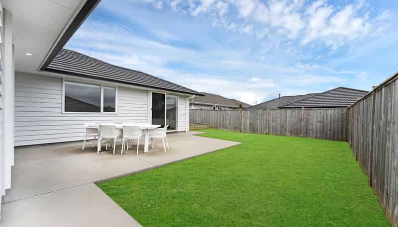 16 LEATHEM CRESCENT, Pokeno