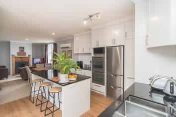 9 Woodlands Road, Parkside