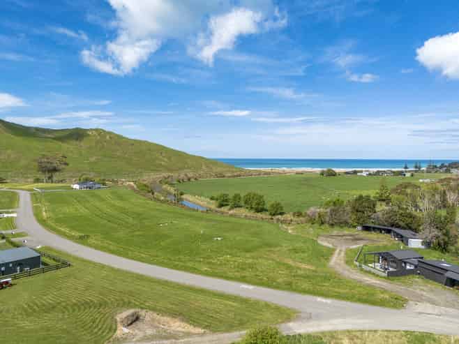 44 Punawaitai Road , Omakere