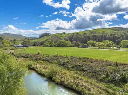 44 Punawaitai Road , Omakere