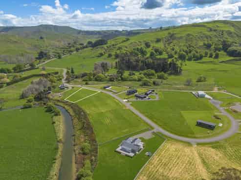 44 Punawaitai Road , Omakere