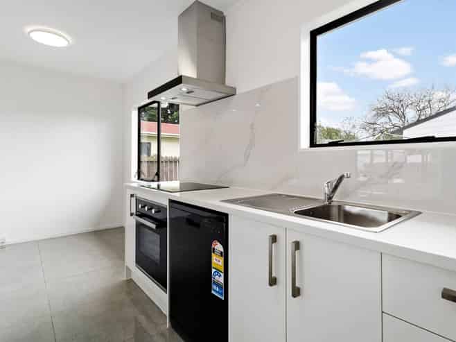 2/10 Trevor Hosken Drive, Wiri