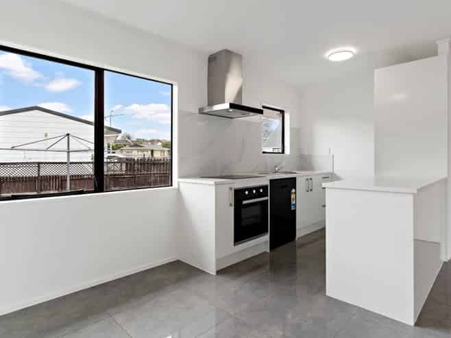 2/10 Trevor Hosken Drive, Wiri