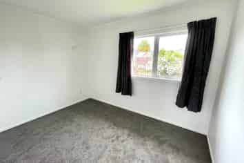 2/16 Sandra Avenue, Otara