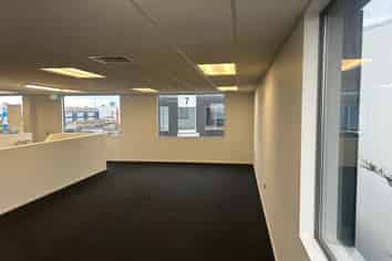 Modern 130m2* First Floor Office Unit