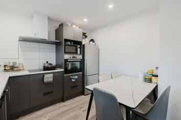2/70 Cameron Road, Hamilton East
