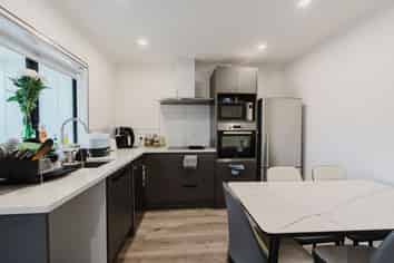 2/70 Cameron Road, Hamilton East