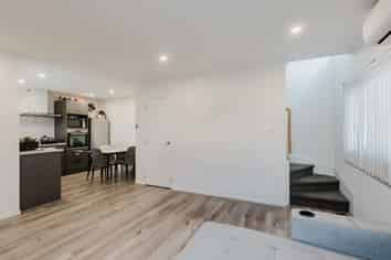 2/70 Cameron Road, Hamilton East
