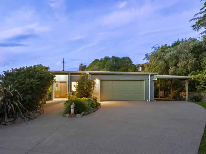 142 Huia Street, WAIKANAE