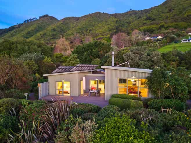 142 Huia Street, WAIKANAE