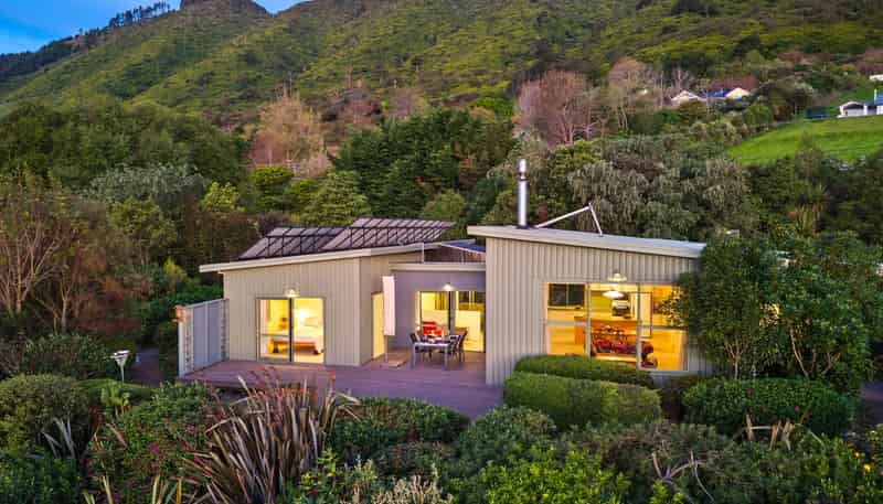 142 Huia Street, WAIKANAE