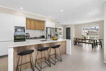 23 Kukuwai Cres, Red Beach