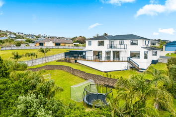 48 Roberta Crescent, Orewa