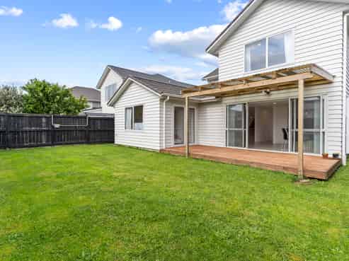 9 Flight Place, Takanini