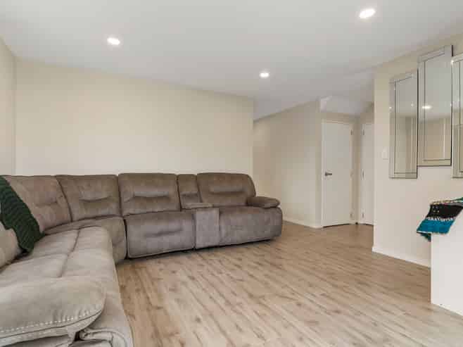 9 Flight Place, Takanini