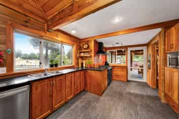 922 Pembroke Road West, Pembroke