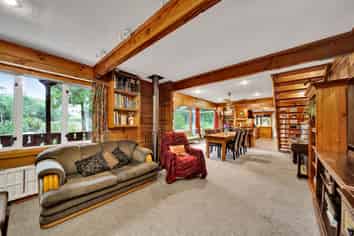 922 Pembroke Road West, Pembroke