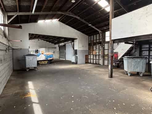 Prominent corner site in Pyes Pa