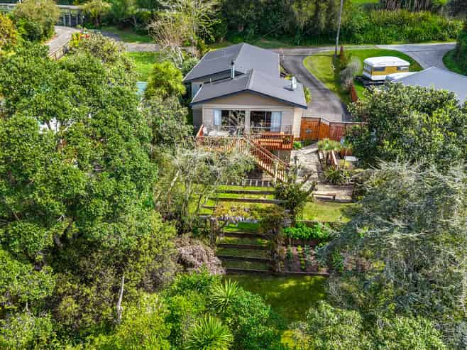 368 Whangaparaoa Road, Stanmore Bay