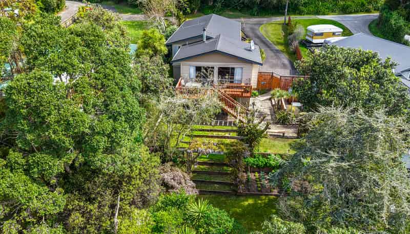 368 Whangaparaoa Road, Stanmore Bay