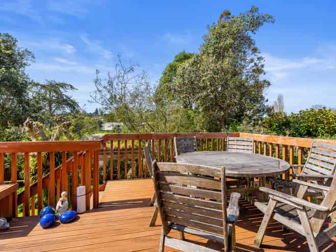 368 Whangaparaoa Road, Stanmore Bay