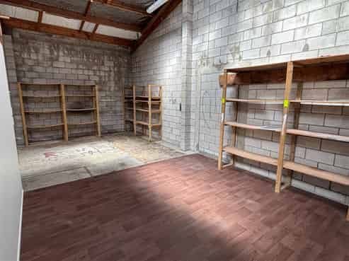 Trade Haven on Lake Rd