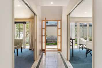 2/61 Murray Place, Merivale