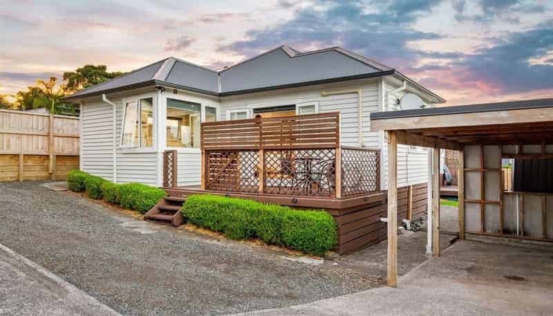 1/132 Edmonton Road, Te Atatu South