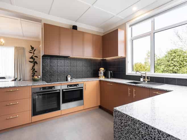 75 Eglinton Road, Mornington