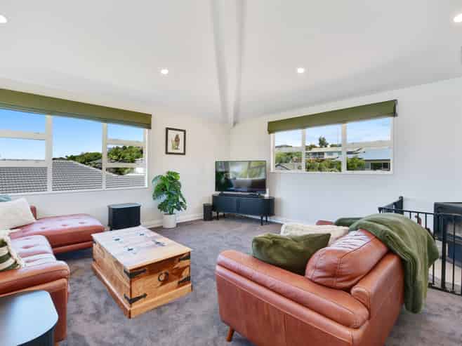 56 Waldorf Crescent, Orewa