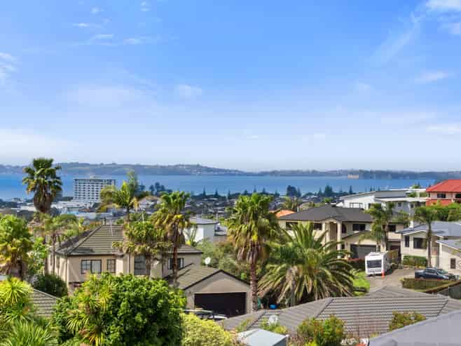 56 Waldorf Crescent, Orewa