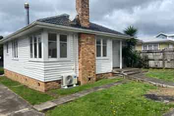 13 Flanshaw Road, Te Atatu South