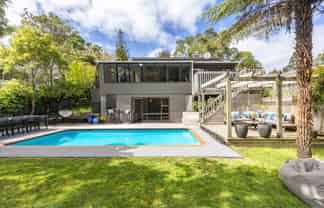 97 Daffodil Street, Titirangi