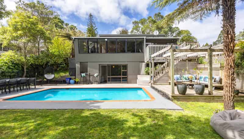 97 Daffodil Street, Titirangi