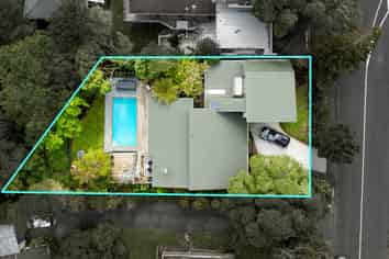 97 Daffodil Street, Titirangi