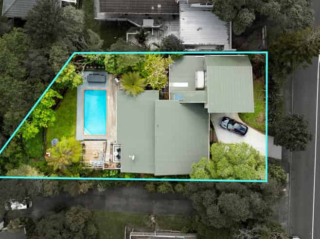 97 Daffodil Street, Titirangi