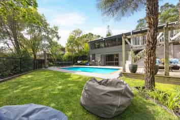 97 Daffodil Street, Titirangi