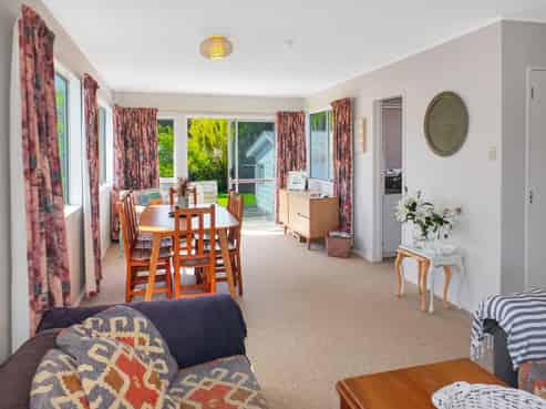 7 Hennessy Street East, Foxton Beach