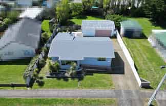 7 Hennessy Street East, Foxton Beach