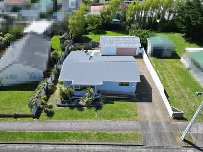 7 Hennessy Street East, Foxton Beach