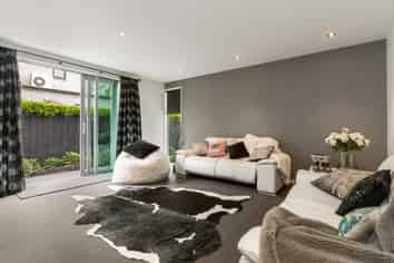 19 Devonport Lane, Merivale