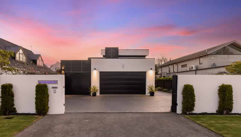 19 Devonport Lane, Merivale