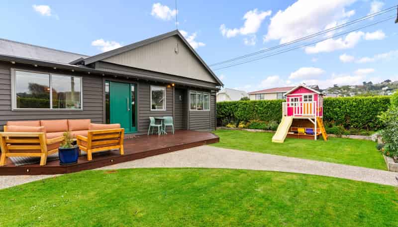 76 Albert Street, Saint Clair