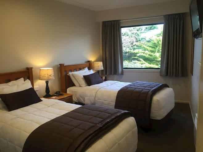 Lake Roxburgh Lodge: Own, Live, Earn