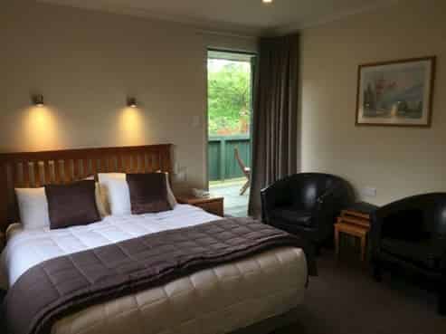 Lake Roxburgh Lodge: Own, Live, Earn