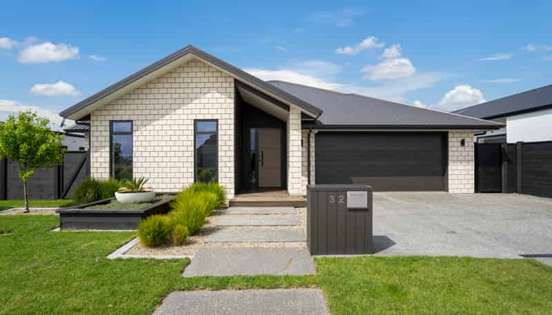 32 Hugo Shaw Drive, Cambridge