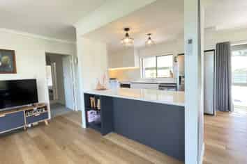 54 Ronald Ave, Glenbrook