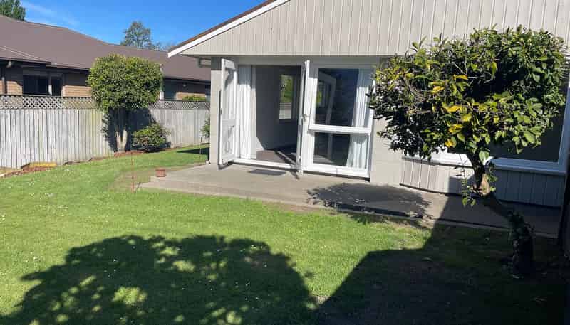 2/216 Riverlaw Terrace, Saint Martins