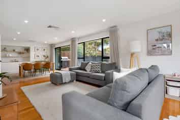 53 Woodbury Street, Russley